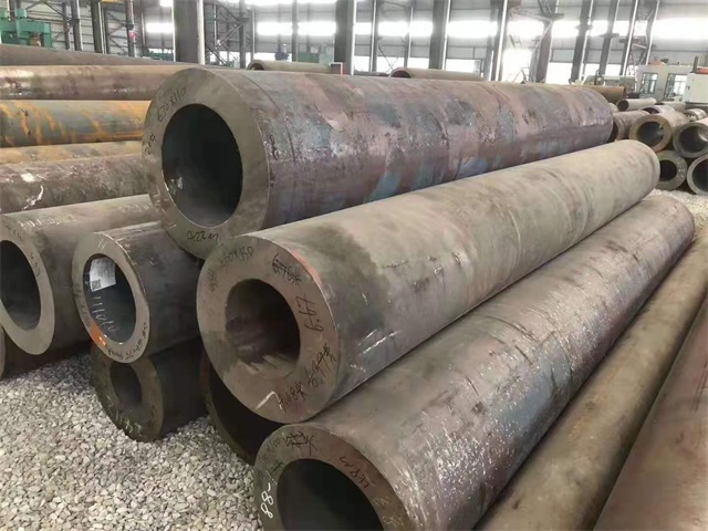 白山厚壁无缝钢管锻造